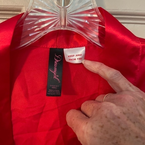 Dreamgirl red satin finish shorty belted robe.​ - Picture 2 of 6